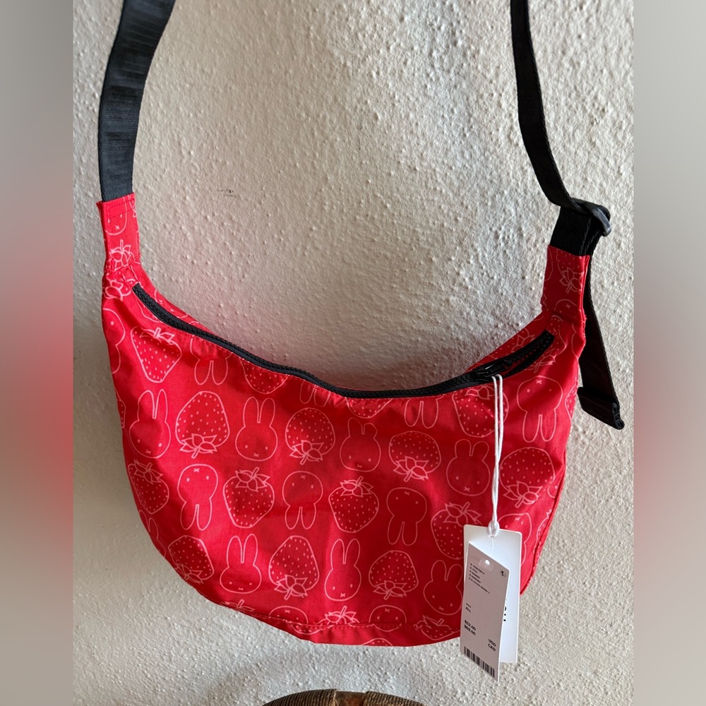 Baggu Urban Outfitters Miffy medium Crescent bag